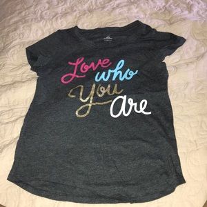 Old Navy grey T-shirt